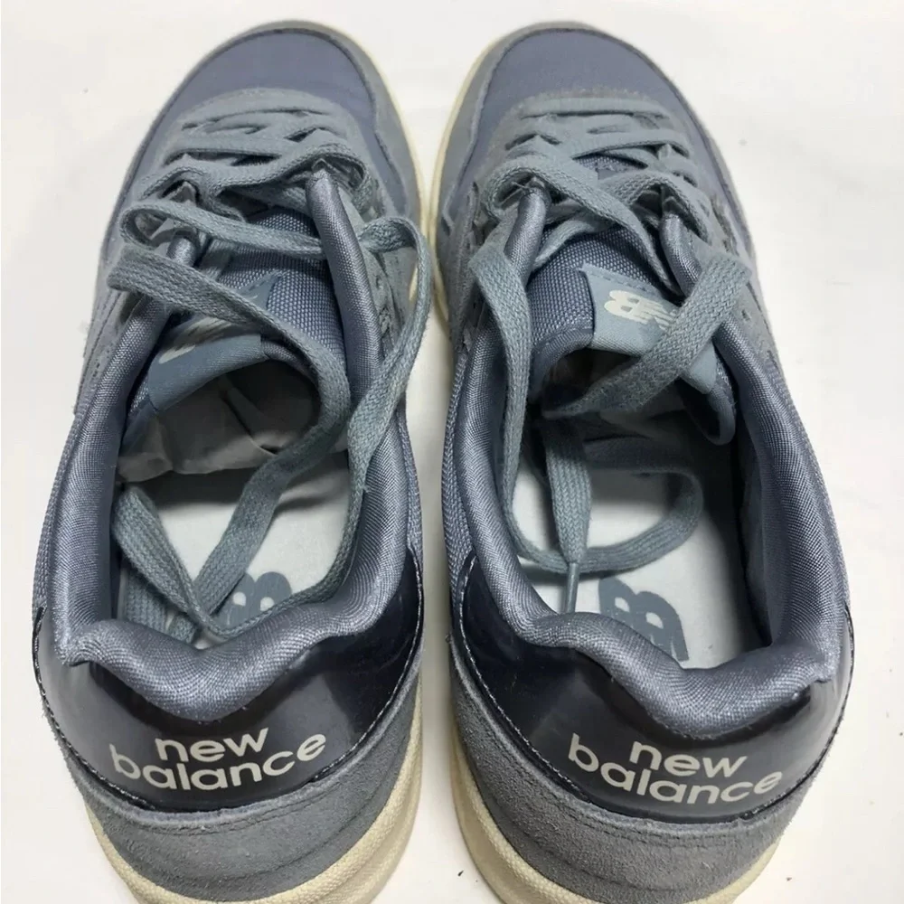 New Balance Women's 300 Blue Lace-Up Sneakers, Size US9 B